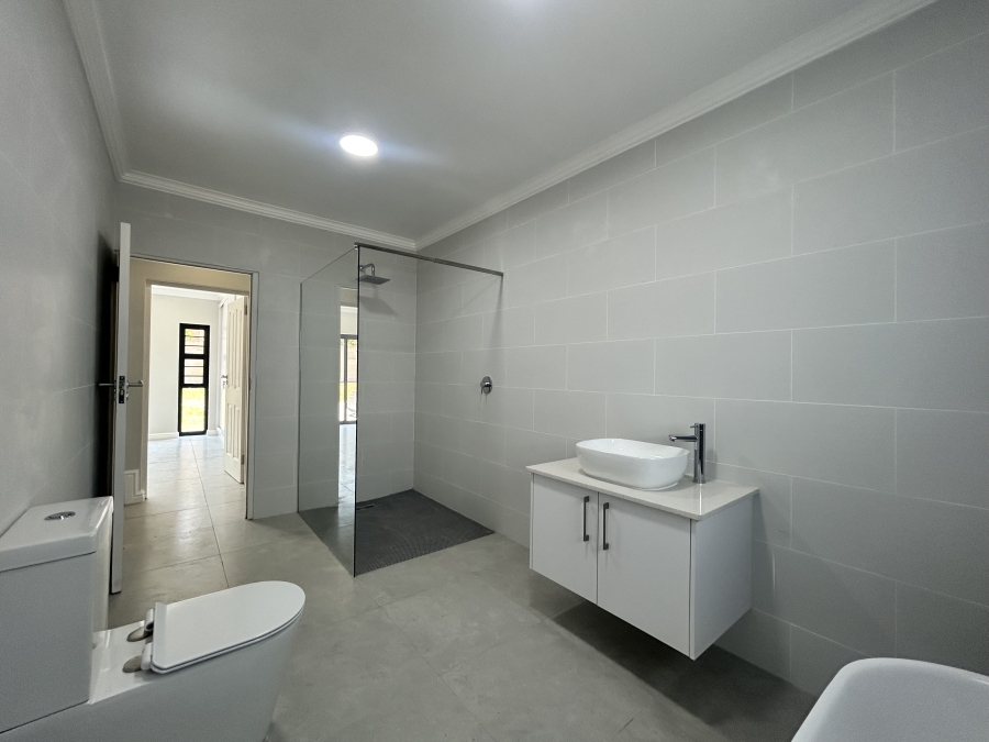 3 Bedroom Property for Sale in Wavecrest Eastern Cape